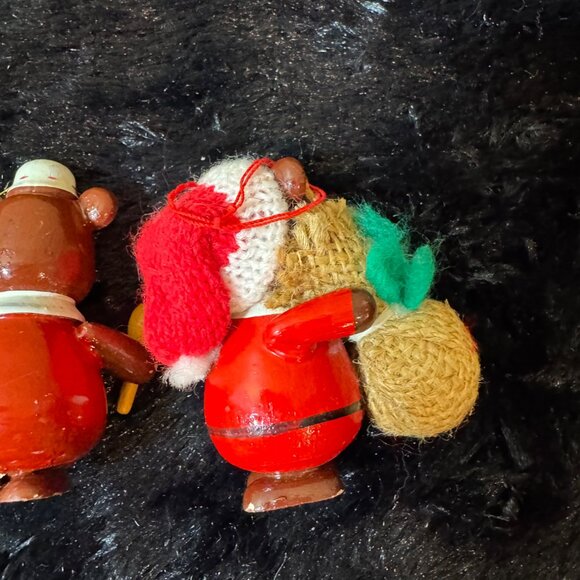 Vintage Wooden Bear Christmas Ornaments Set Of 2 With Chef & Santa Figures - Picture 3 of 4